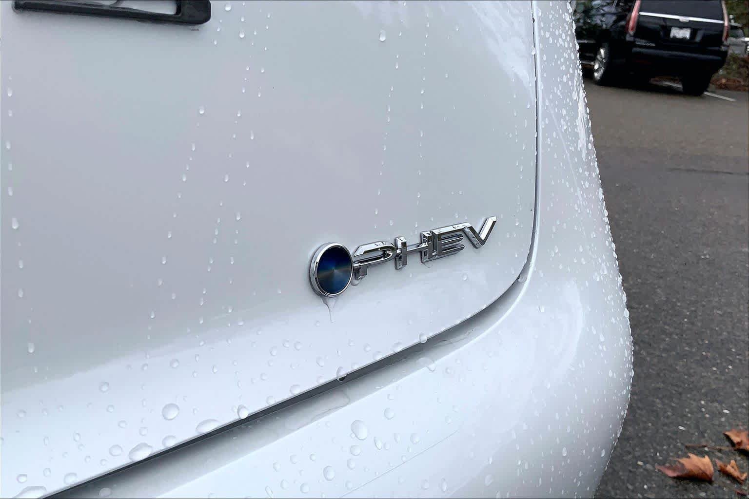 New 2026 Wind Chill Pearl Toyota SE image 15
