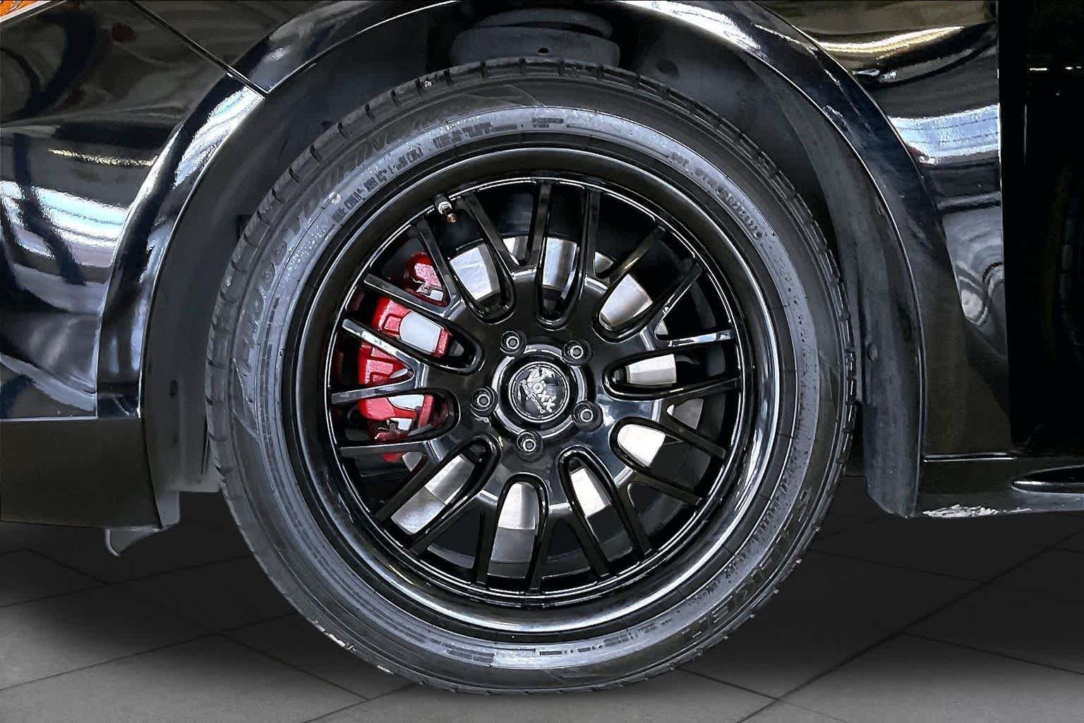 Used 2018 Crystal Black Pearl Acura w/Advance Pkg image 9