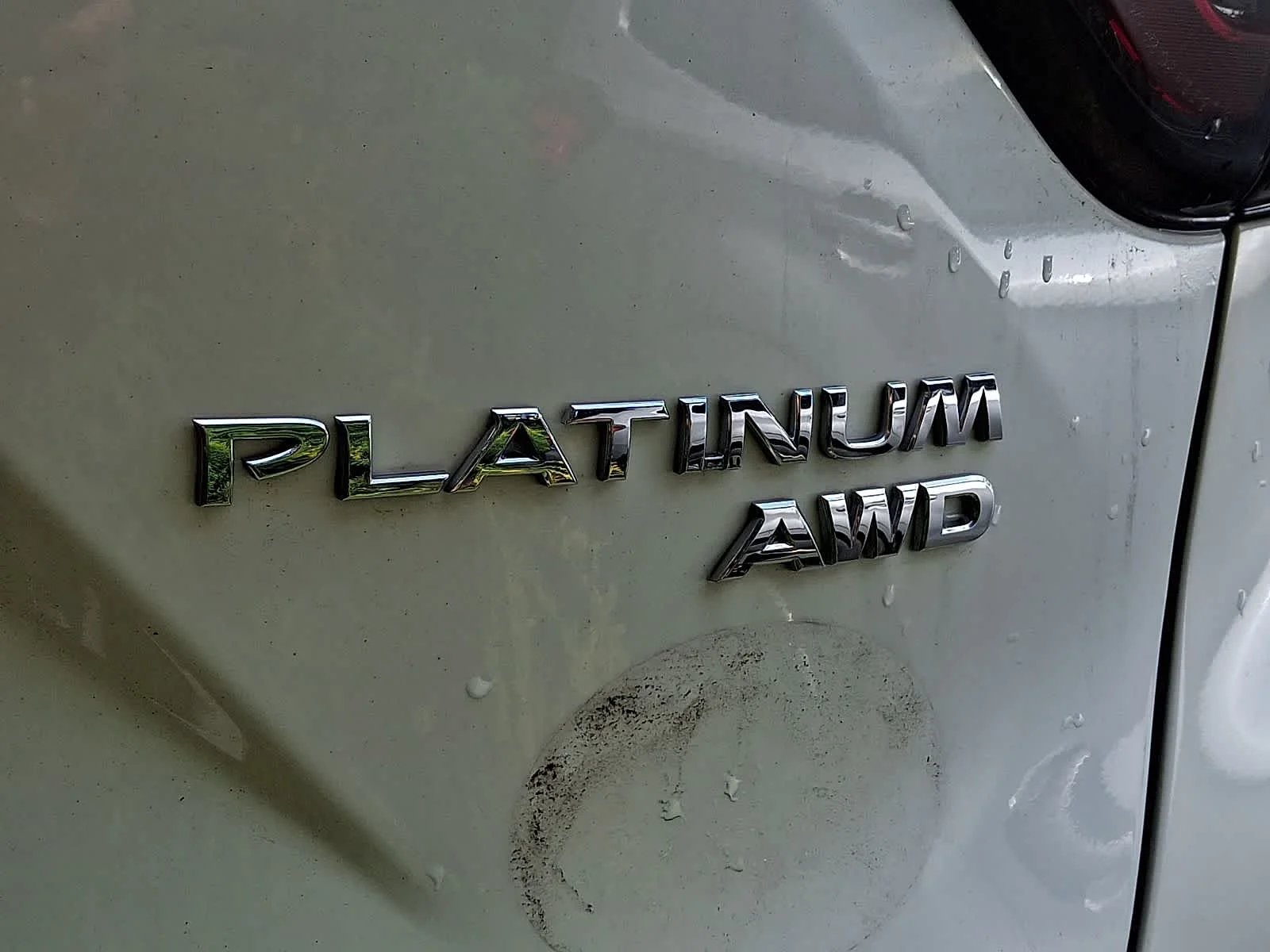 Used 2020 Pearl White Tricoat Nissan Platinum image 9