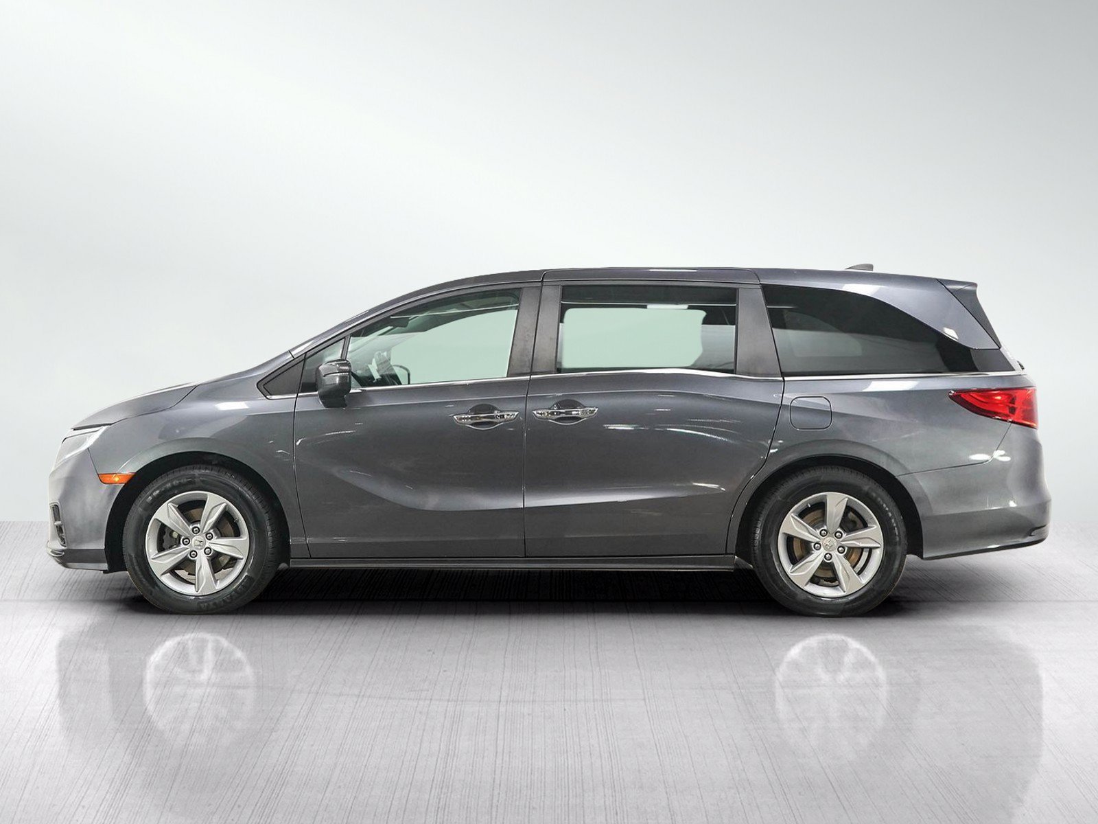 Used 2018 Honda Odyssey EX-L with VIN 5FNRL6H73JB004212 for sale in Burnsville, Minnesota
