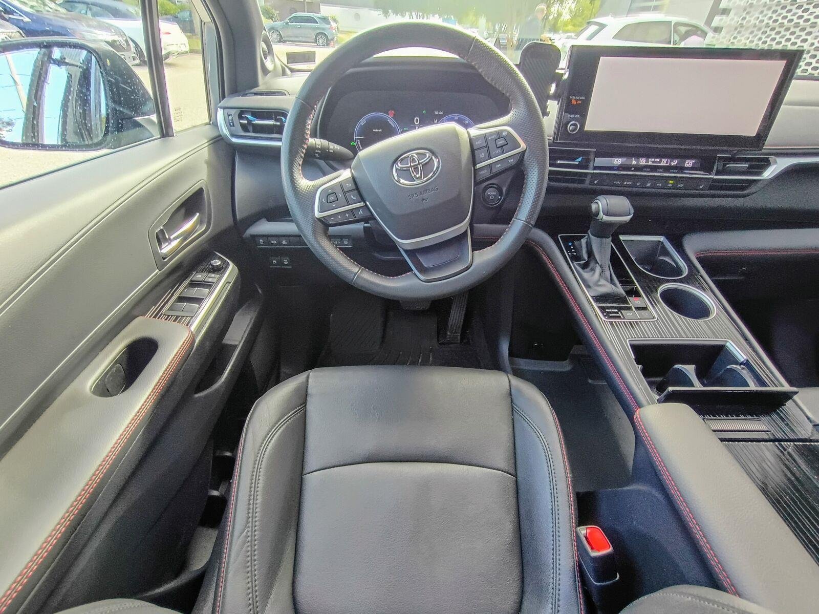 Used 2025 Cement Toyota XSE image 10