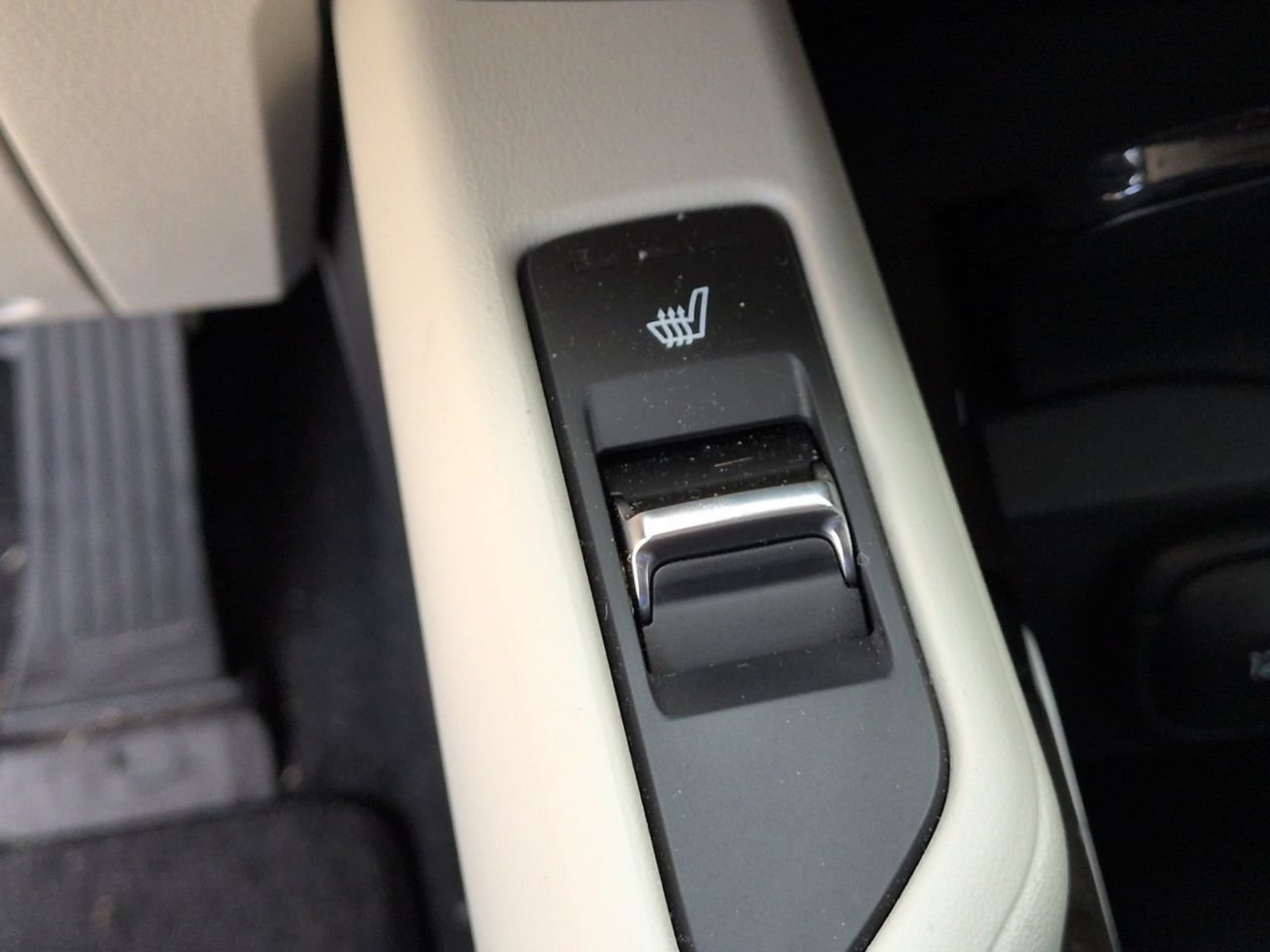 Certified Used 2025 Ebony Black Kia S image 25
