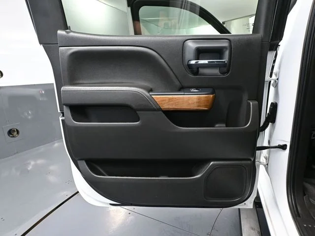 Used 2017 White Chevrolet LTZ image 37