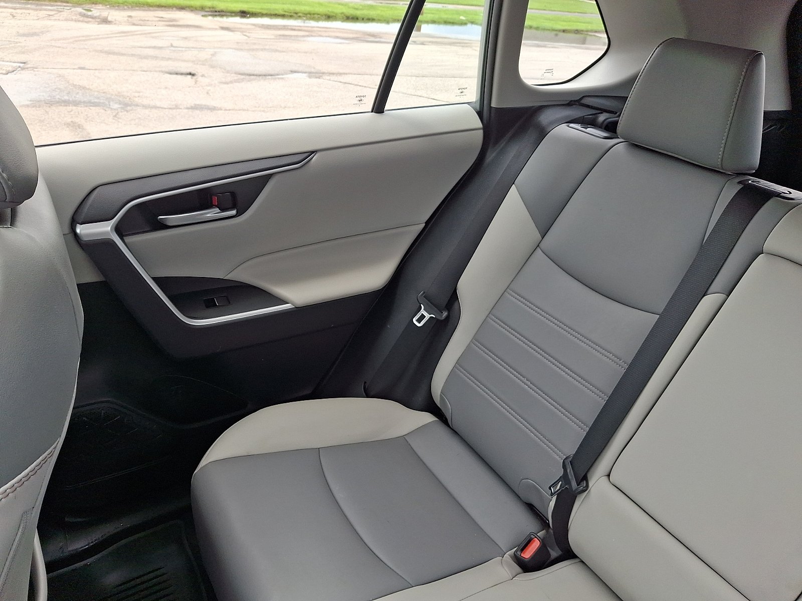2019 Toyota RAV4 XLE Premium - Photo 19