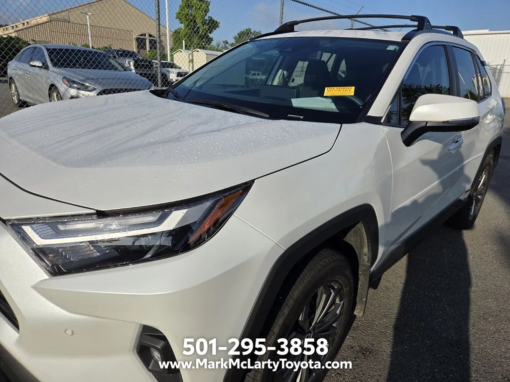 Used 2024 Beige Toyota XLE Premium image 5