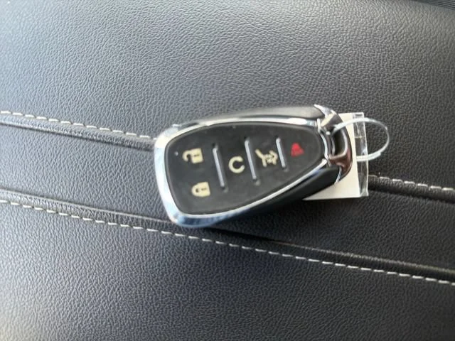 Used 2023 RADIANT RED TINTCOAT Chevrolet LT image 34