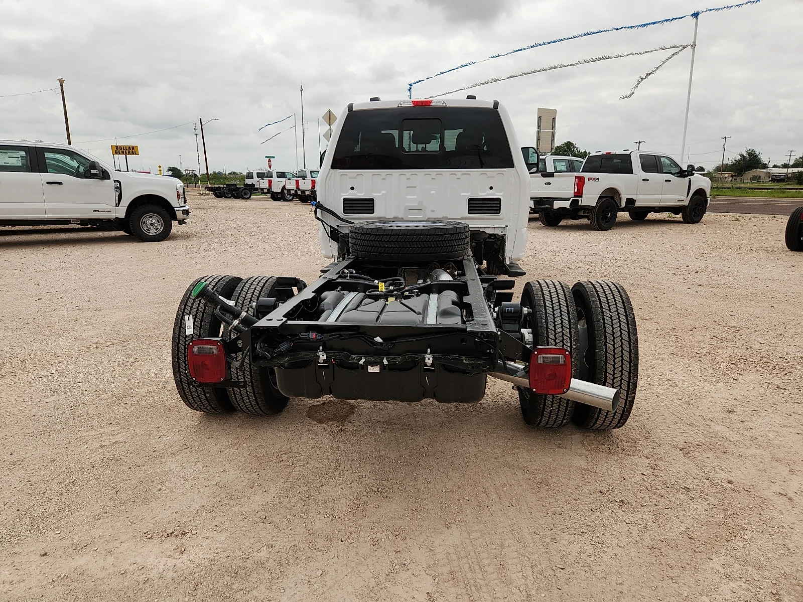 New 2026 Oxford White Ford XL image 6