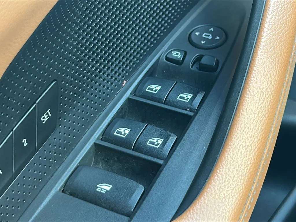 Used 2021 Black BMW M440i image 19