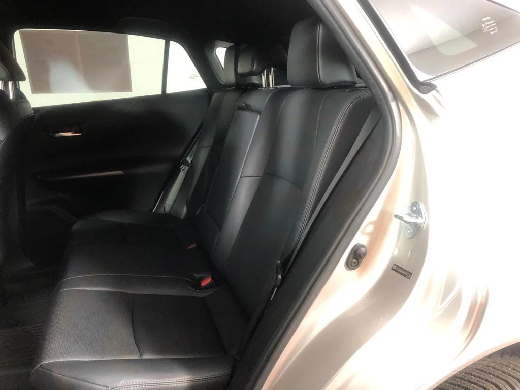 Used 2021 Silver Toyota XLE image 13