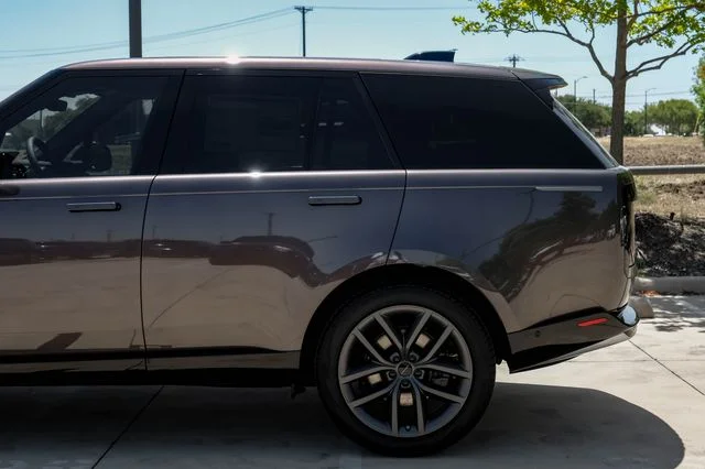 New 2026  Land Rover SE image 16