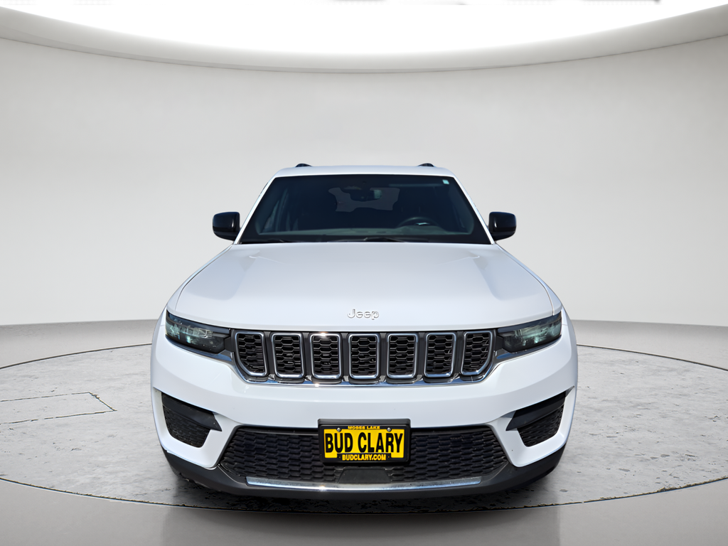 Used 2024 White Jeep Laredo X image 8