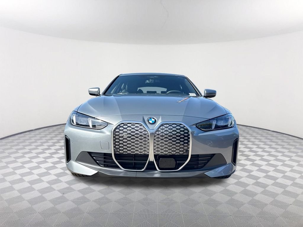 New 2026 Skyscraper Grey Metallic BMW eDrive40 image 2