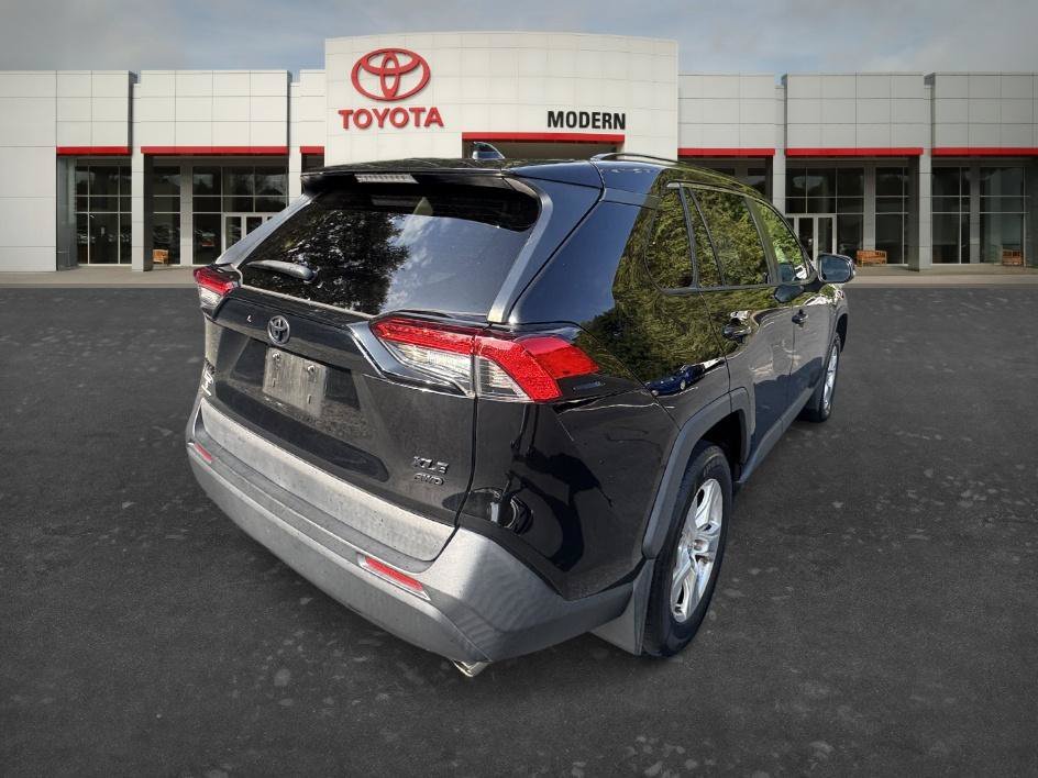 Used 2020 Midnight Black Metallic Toyota XLE image 16
