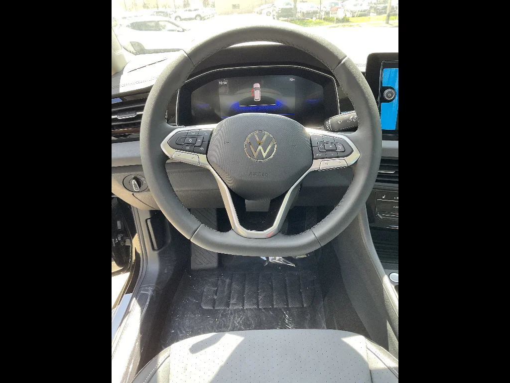 New 2026 Deep Black Pearl Volkswagen SE image 8