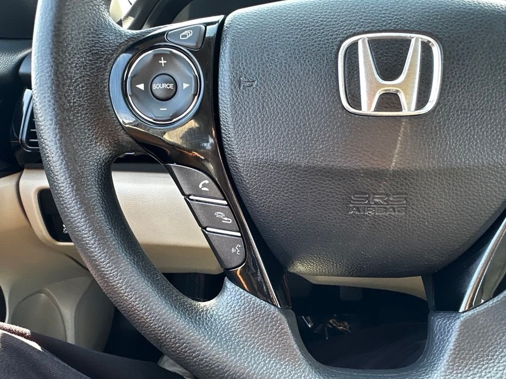 Used 2016  Honda LX image 32