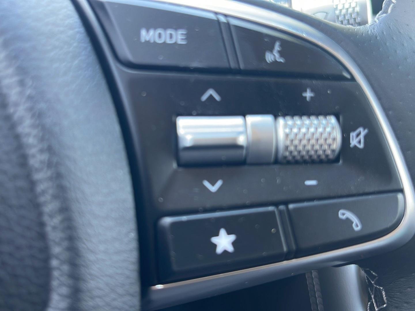 2026 GENESIS G70 Standard - Photo 23