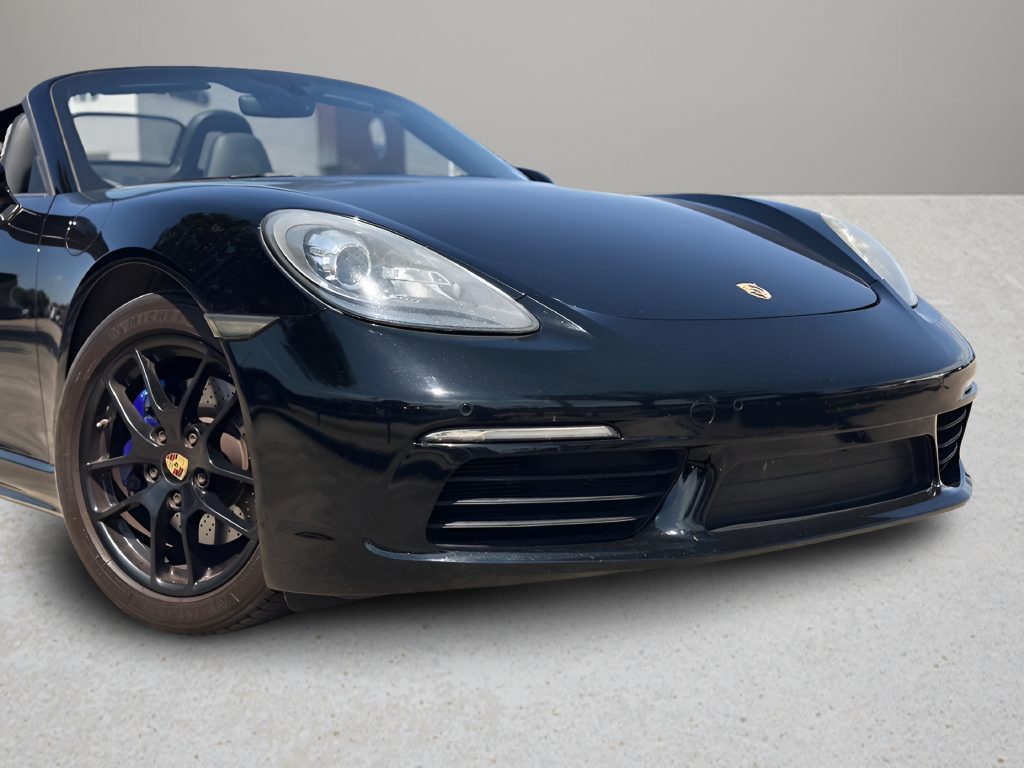 Used 2017  Porsche Base image 23