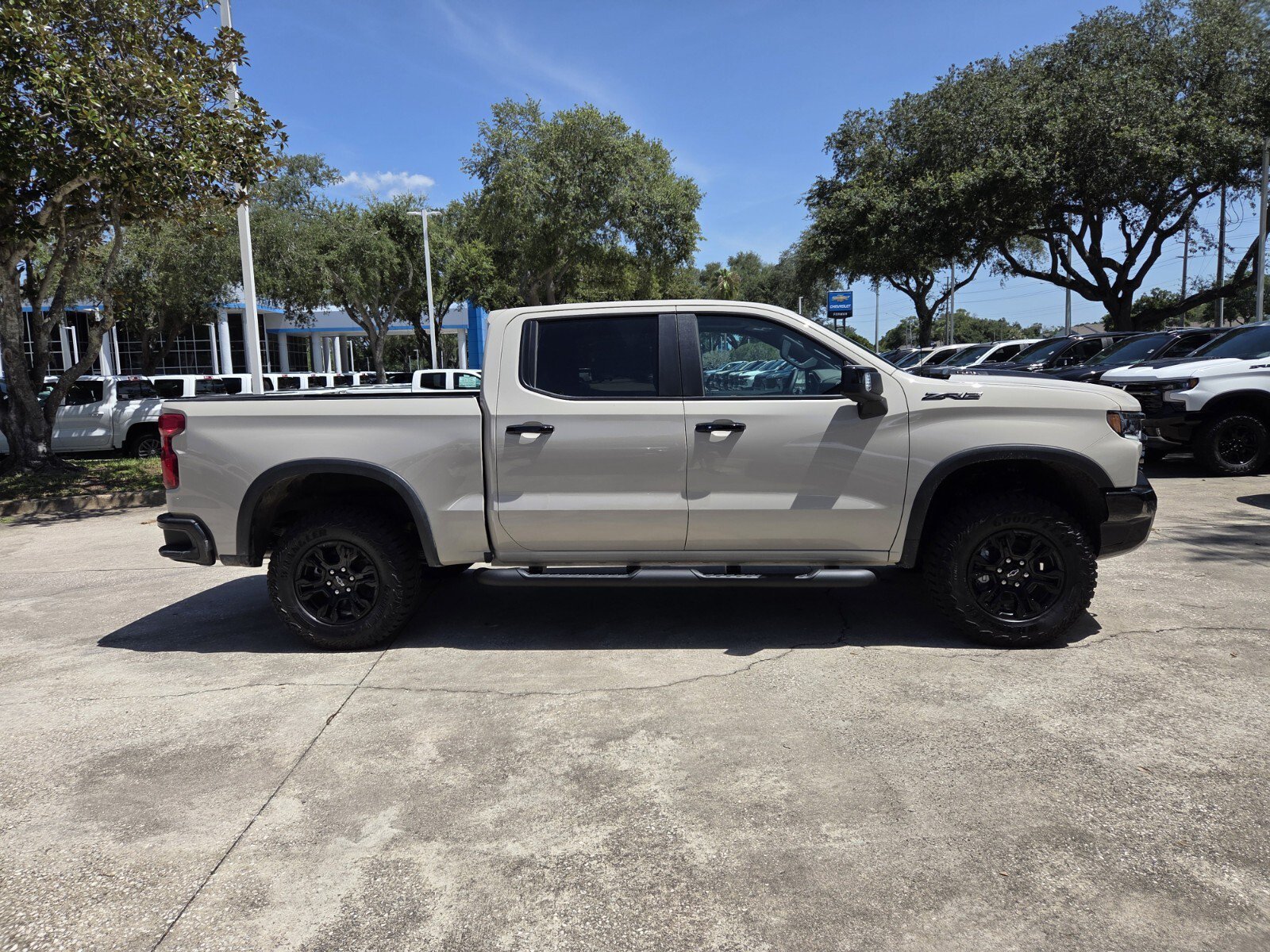 2026 Chevrolet Silverado 1500 ZR2 - Photo 8