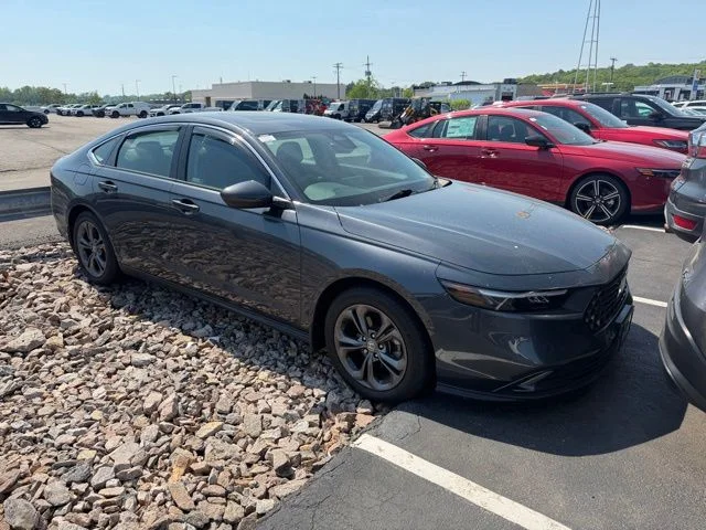 2023 Honda Accord 1.5T EX w/o BSI CVT's photo