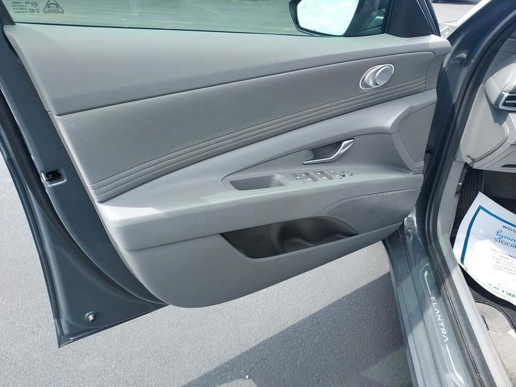 Used 2024 Gray Hyundai SEL image 12
