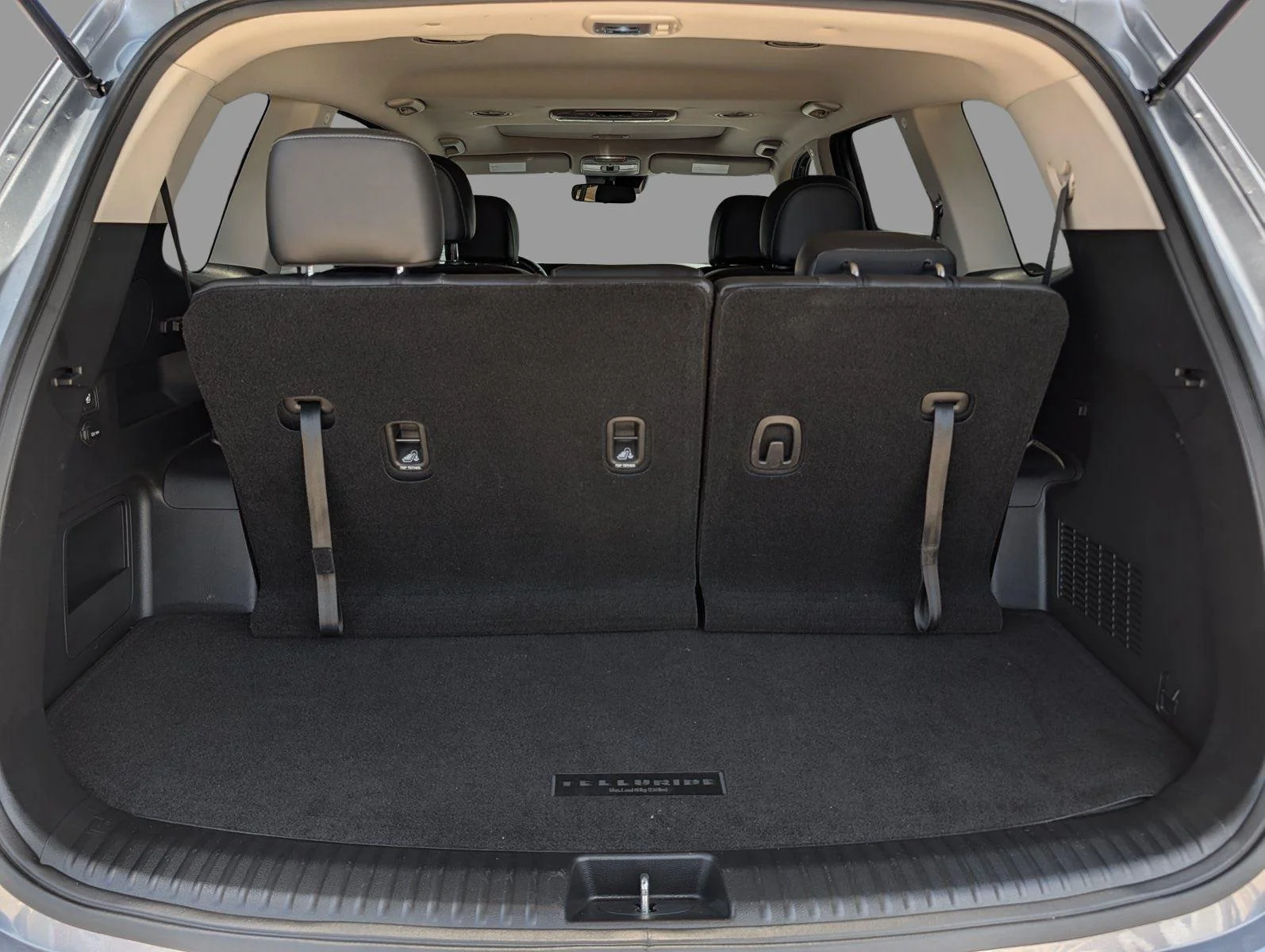 Used 2024 Everlasting Silver Kia S image 33