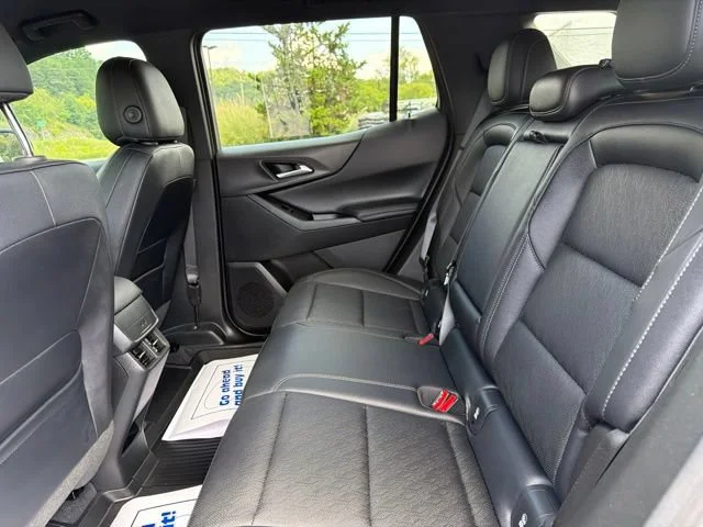 Used 2025 Summit White Chevrolet LT image 22