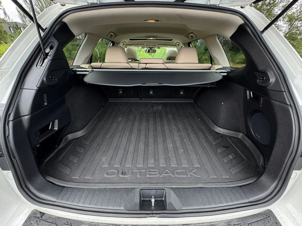 Used 2019 Crystal White Pearl Subaru 3.6R image 10