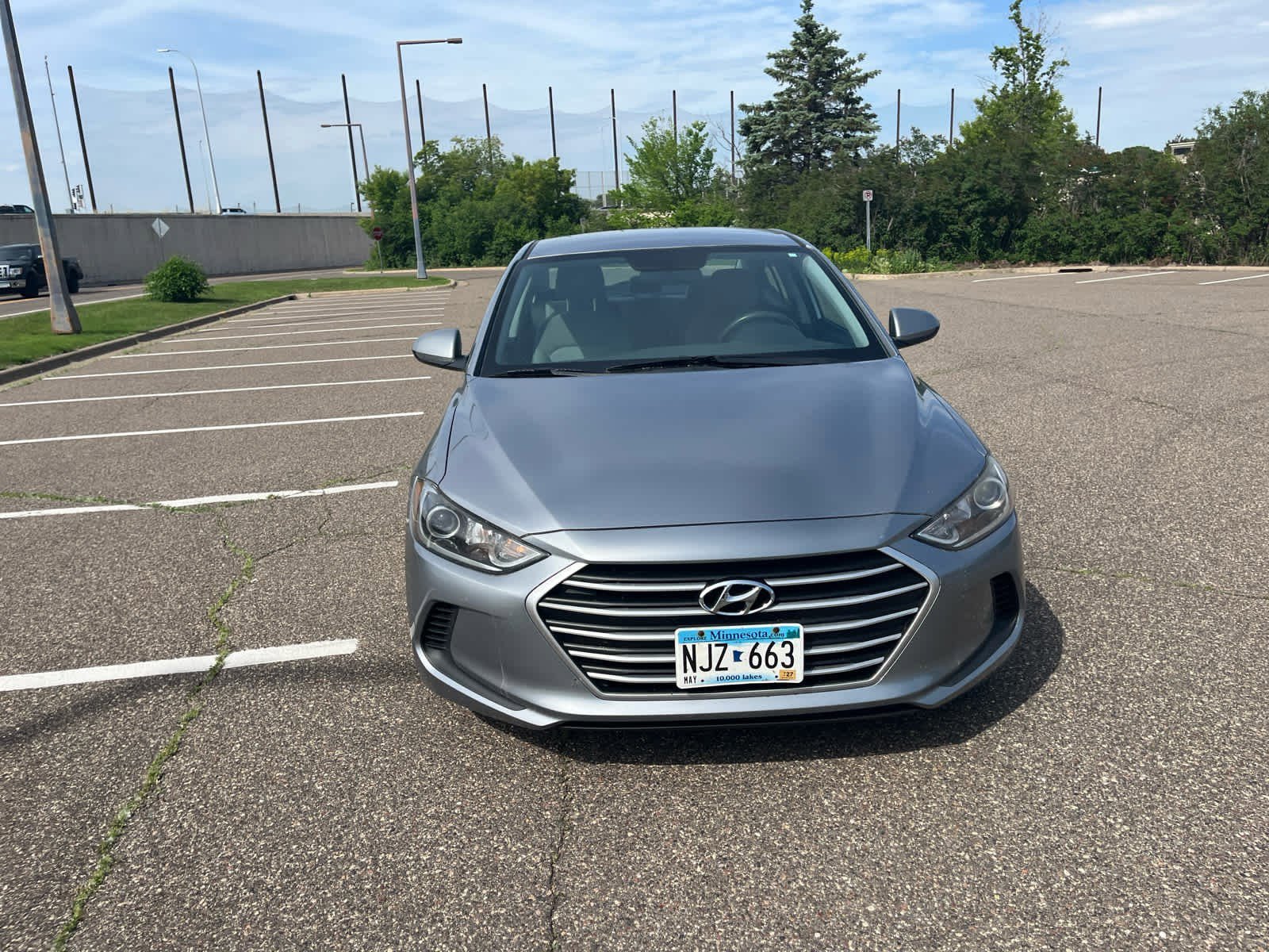 Used 2017 Shale Gray Metallic Hyundai SE image 2