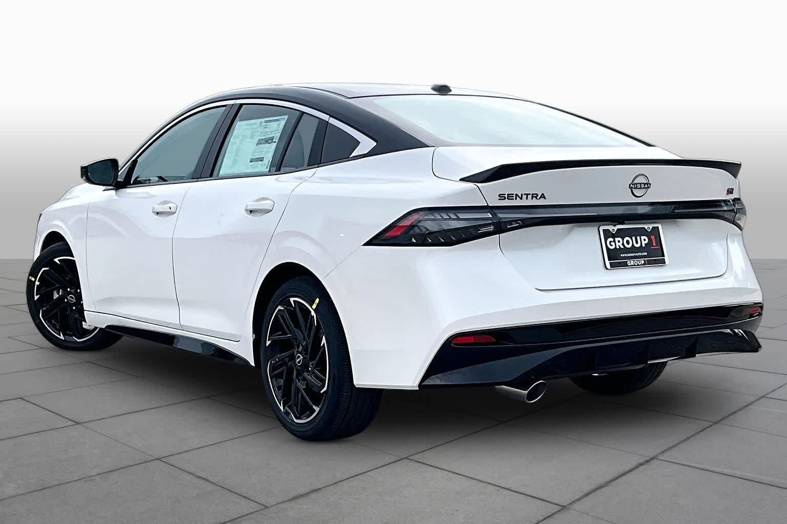 New 2026 Aspen White TriCoat / Super Black Two-tone Nissan SR image 7