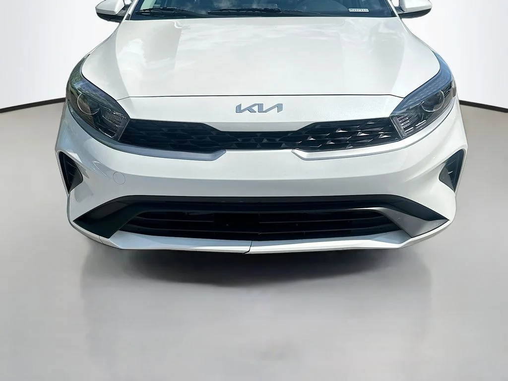 Used 2023 Snow White Pearl Kia LXS image 2
