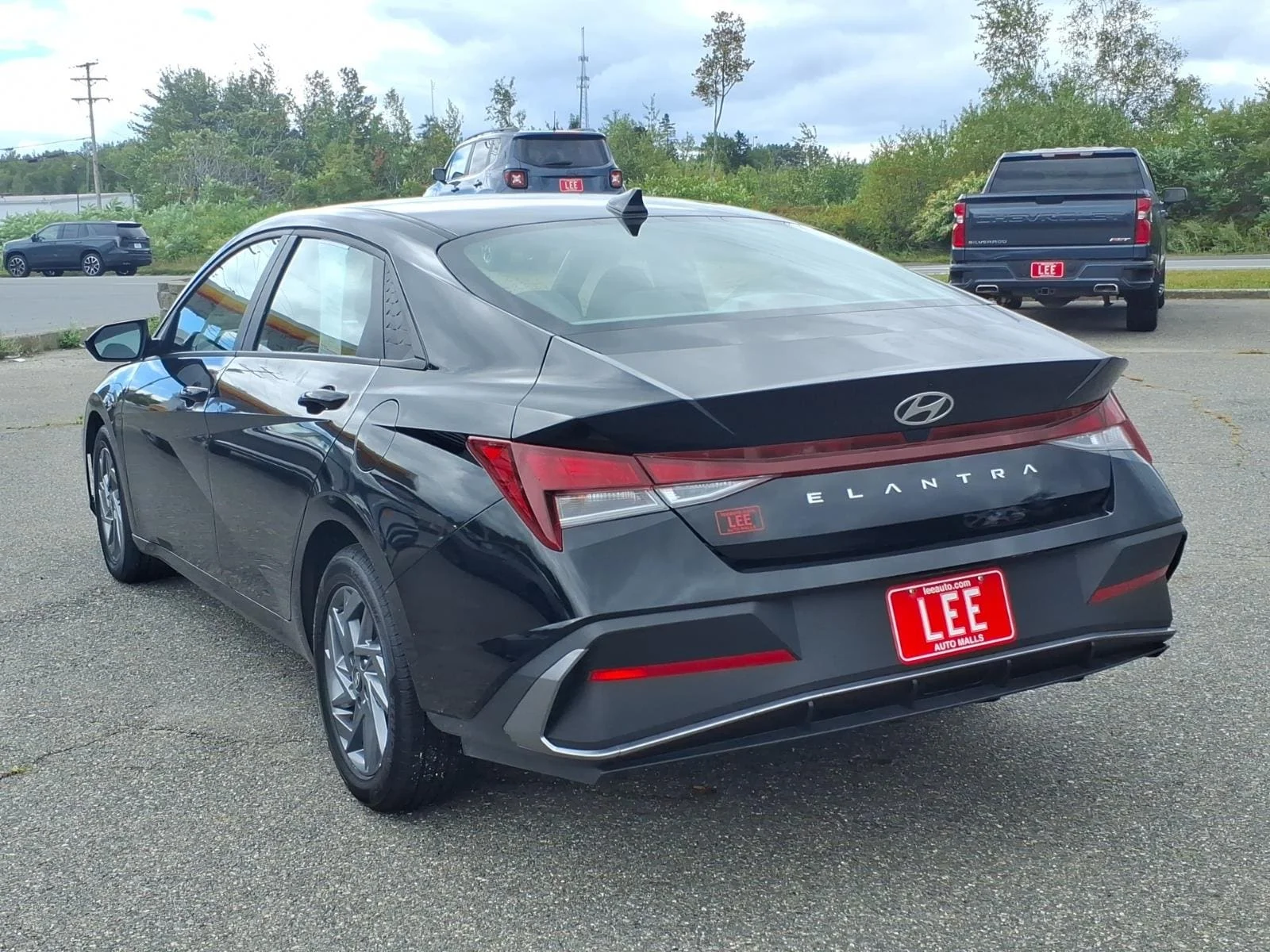 Used 2024 Abyss Black Hyundai SEL image 6