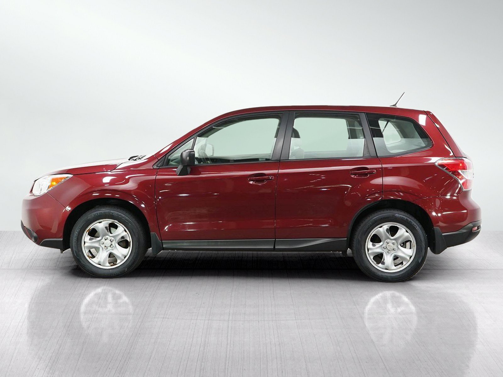 Used 2015 Subaru Forester i with VIN JF2SJAAC5FG449695 for sale in South Saint Paul, Minnesota