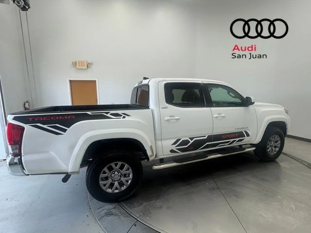Used 2017 White Toyota SR5 image 37
