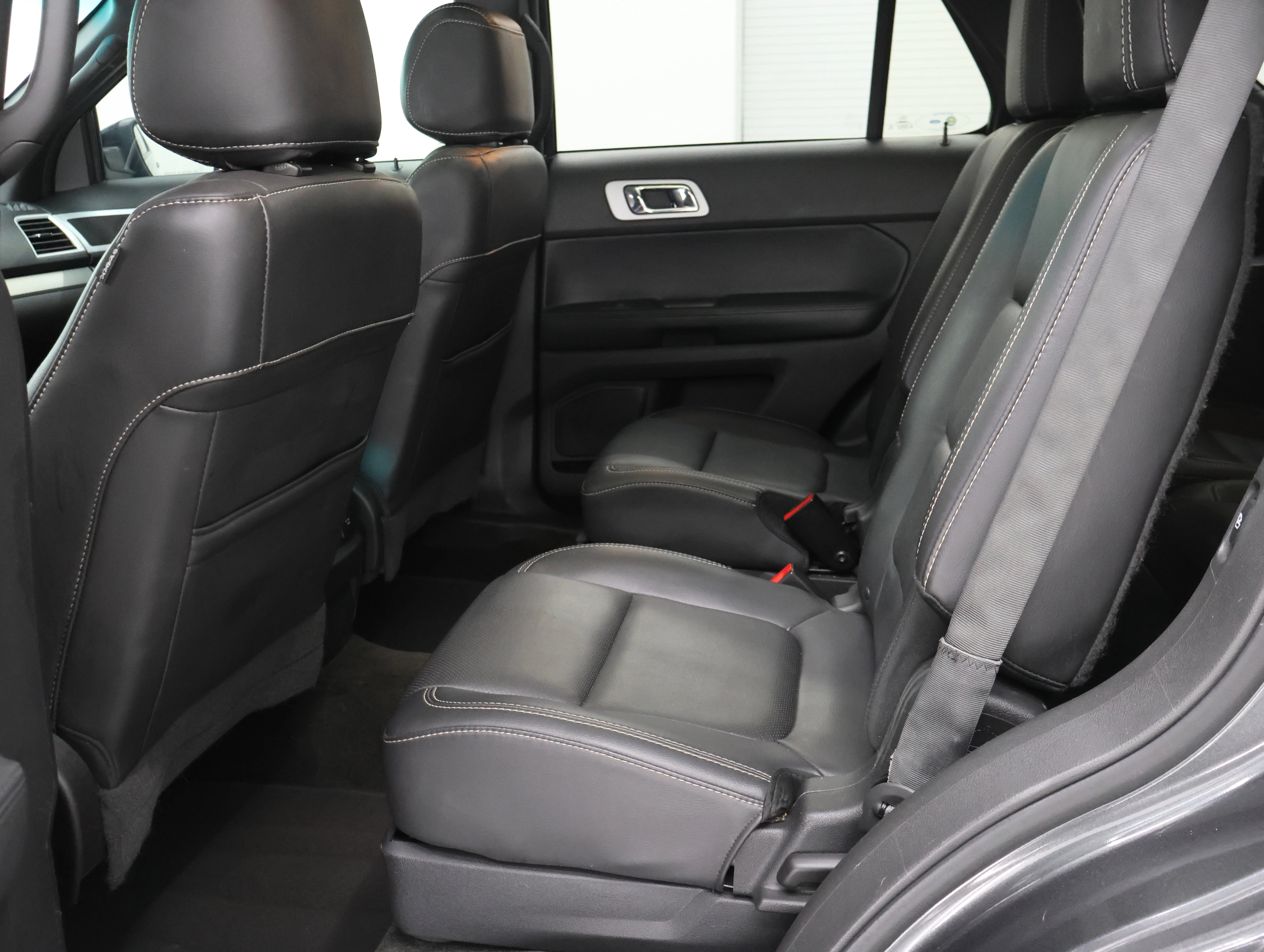 Used 2015 Magnetic Metallic Ford Sport image 8