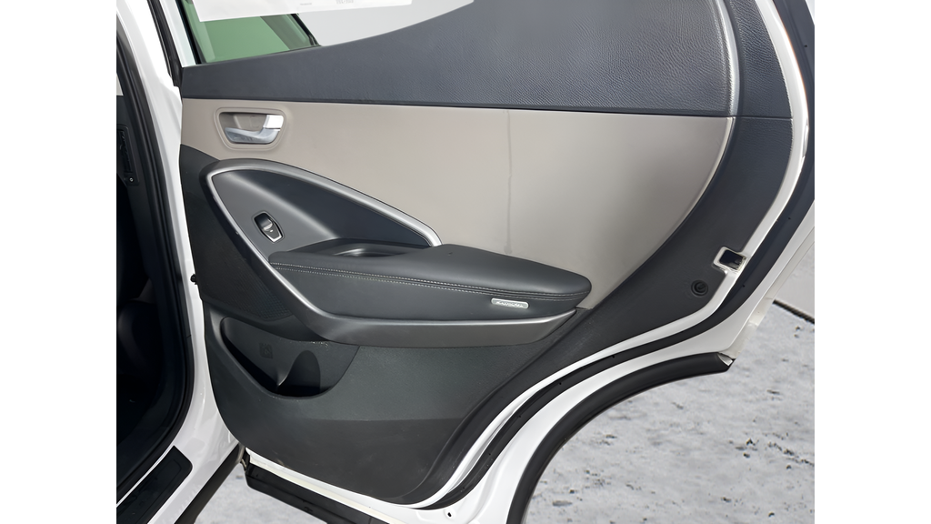 Used 2018 White Hyundai 2.4 Base image 13