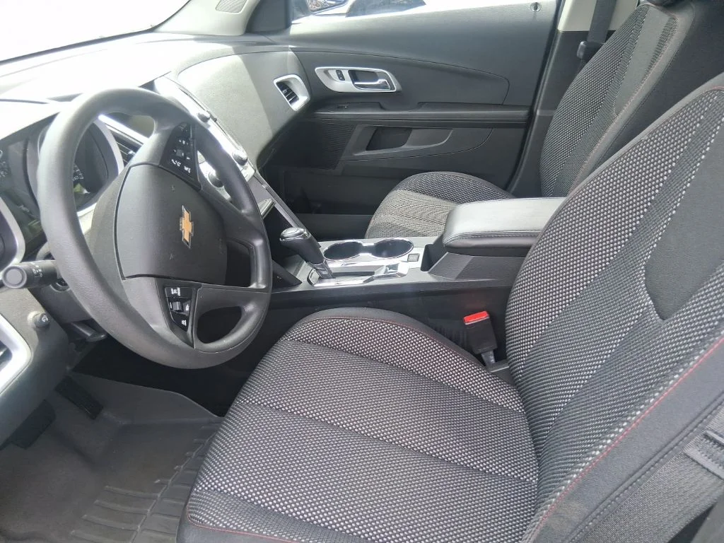 Used 2016 Silver Chevrolet LS image 10