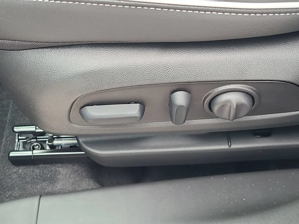 New 2026 Moonstone Gray Metallic Buick Avenir image 16