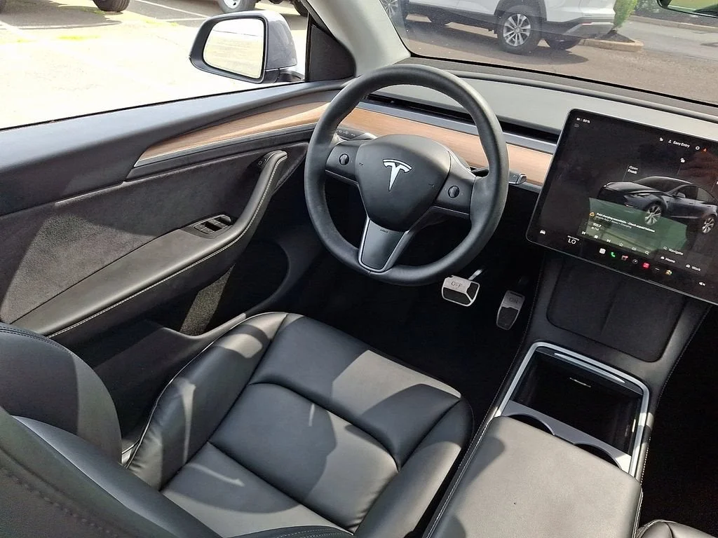 Used 2023  Tesla Long Range image 46