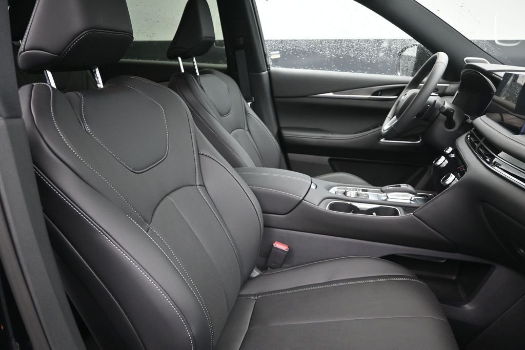 New 2027 Black INFINITI LUXE image 17