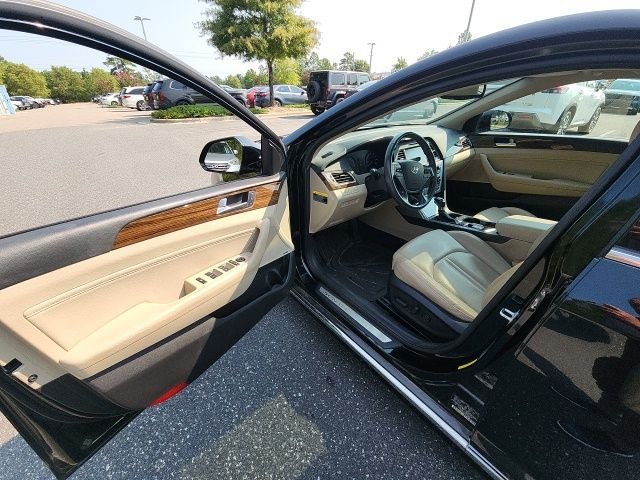 Used 2017 Black Hyundai Limited image 19