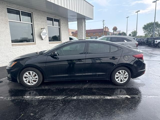 Used 2020 Phantom Black Hyundai SE image 2