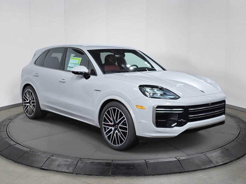 2025 Porsche Cayenne Turbo E-Hybrid - Photo 9