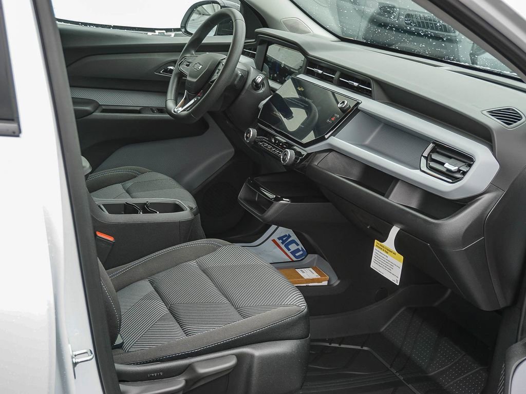New 2027 Summit White Chevrolet LT image 12