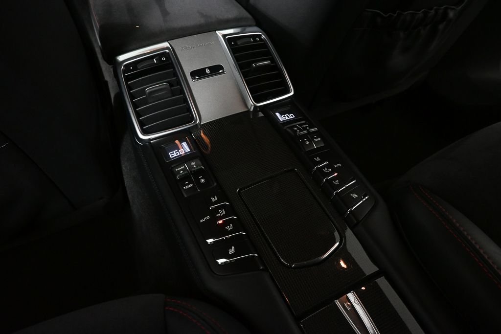Used 2015  Porsche GTS image 16