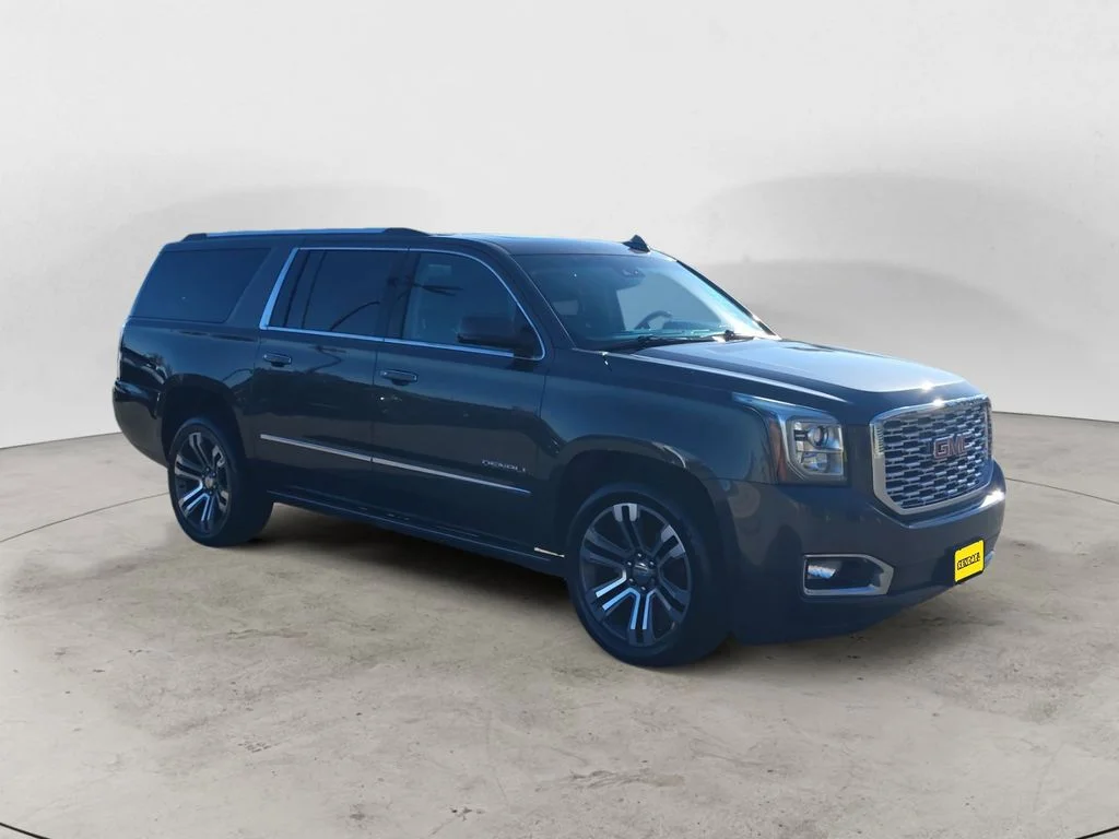 Used 2019 Brown GMC Denali image 7