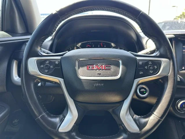 Used 2021 White GMC SLE image 19