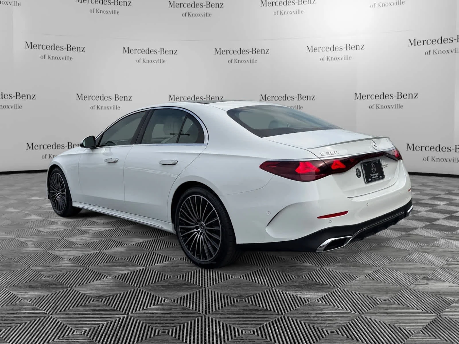 New 2026 Polar White Mercedes-Benz E 350 image 3