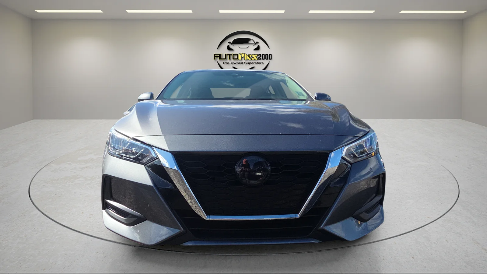 Used 2022 Gray Nissan SV image 2