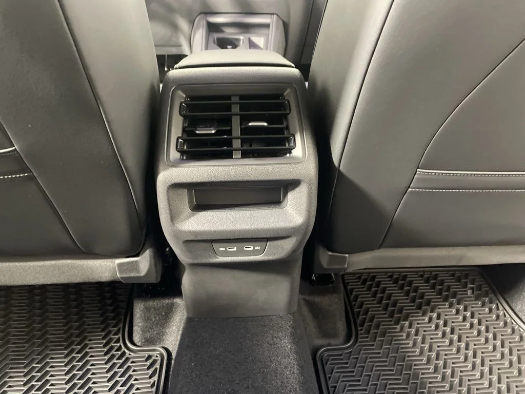 New 2026 White/off-white Volkswagen 2.0T SE R-Line Black image 20