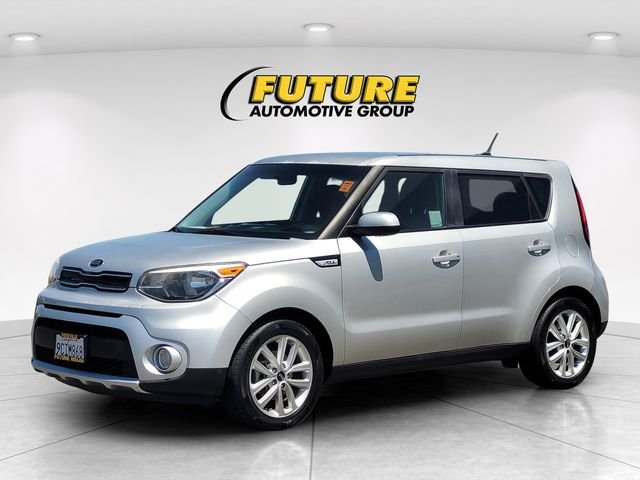Used 2017 Silver Kia Plus image 5